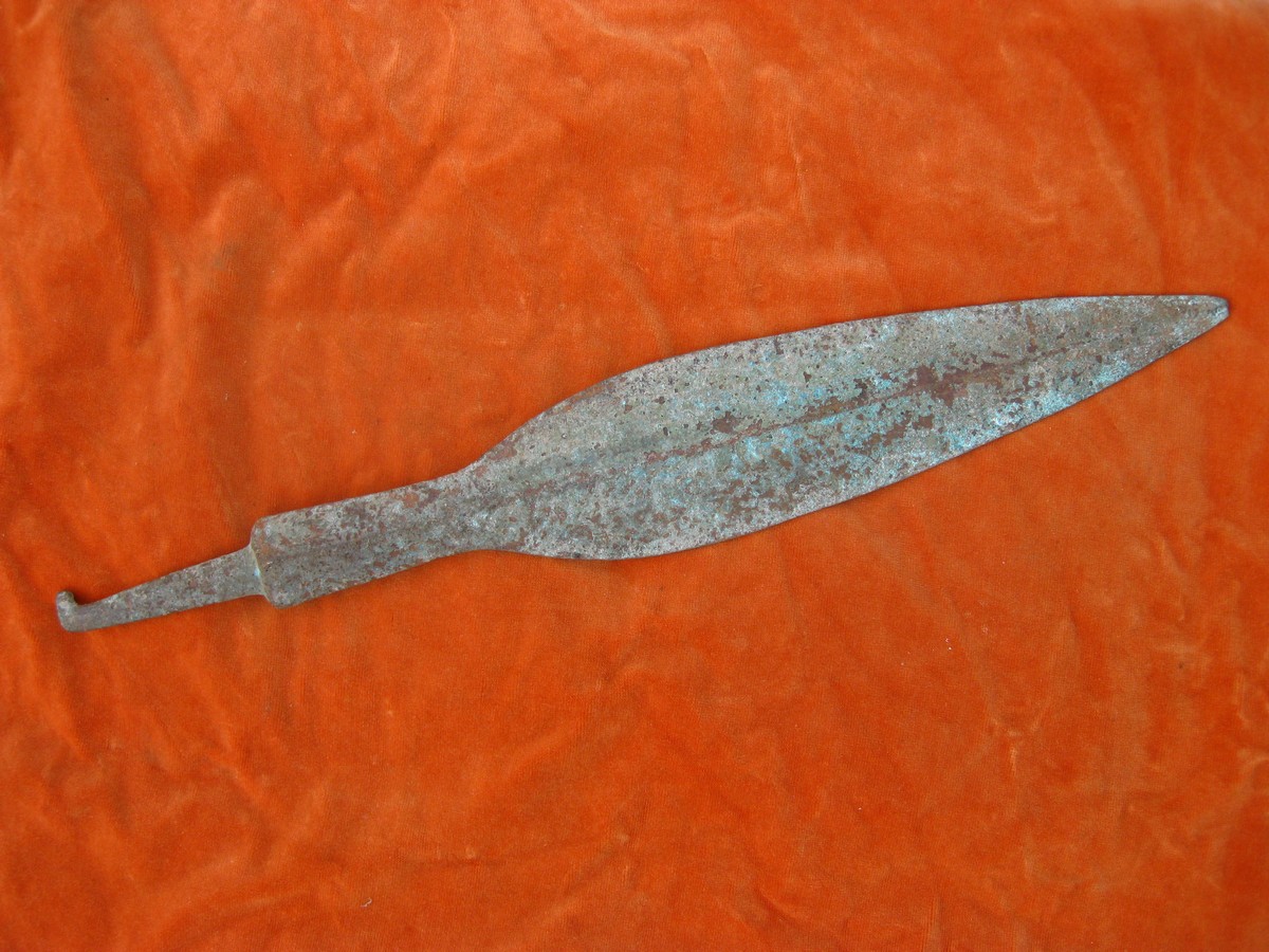 LARGE BRONZE SPEAR HEAD 21 ½ INCHES.    A very large cast bronze tanged spear head with wide leaf