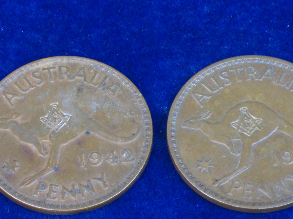 AUSTRALIAN MASONIC MARKED COINS.  A pair of Australian 1 penny coins dated 1942 and 1951 both - Image 2 of 3