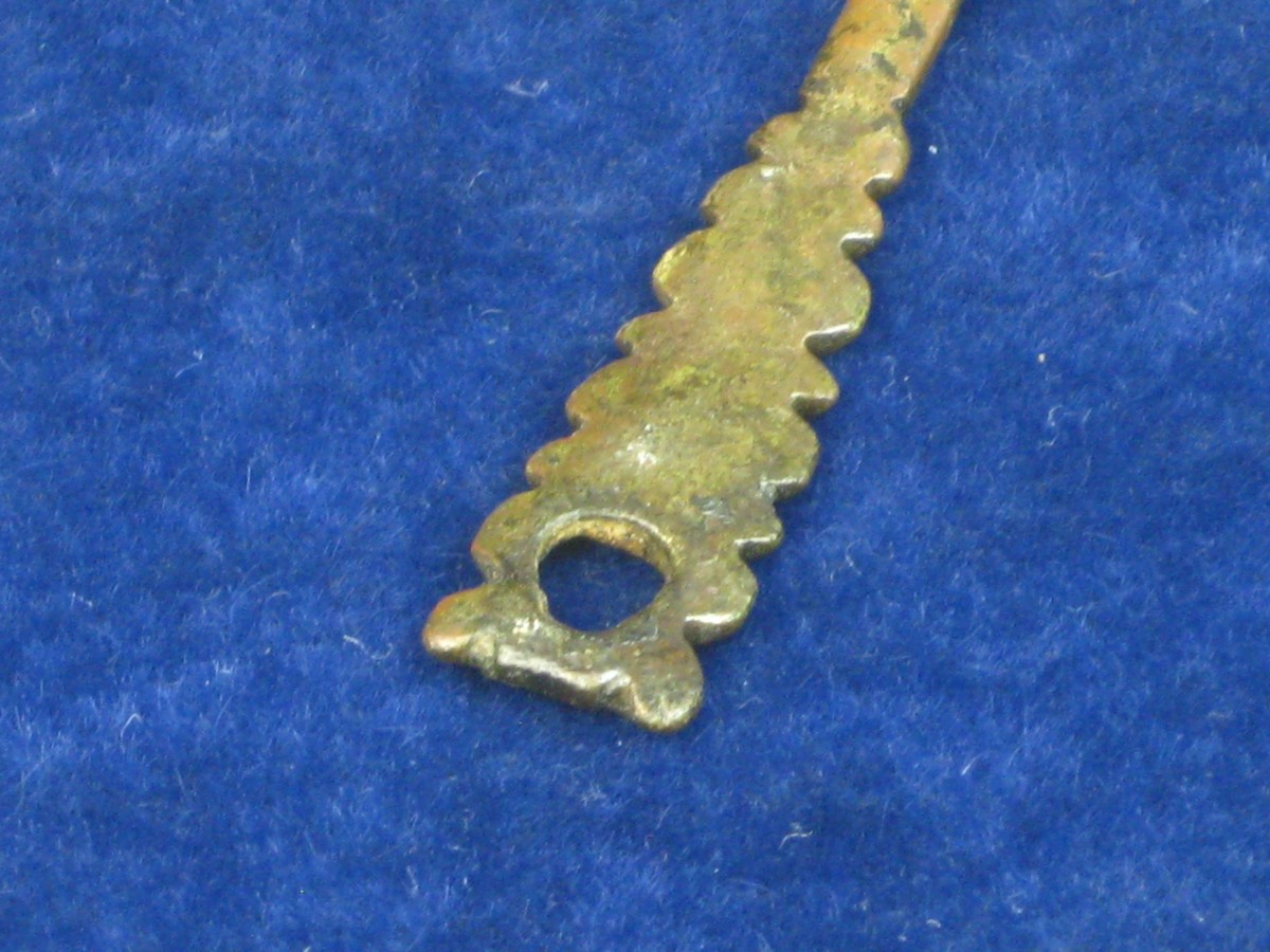 ROMAN NAIL CLEANER. A bronze nail cleaner2 ¾ inches long stated to have been found near Cirencester. - Image 2 of 3