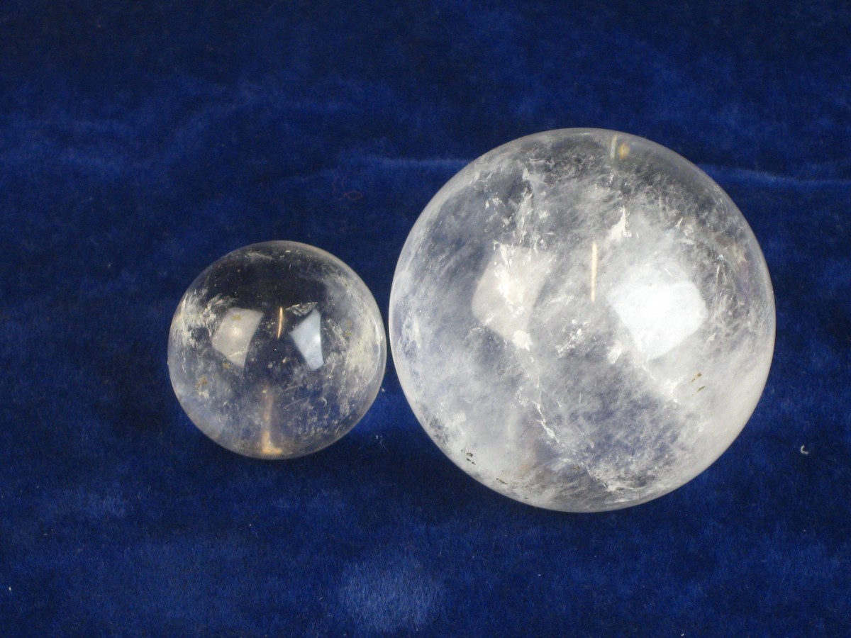POLISHED QUARTZ SPHERES.  A pair of polished quartz spheres; the larger with a diameter of @ 2 ¼ - Image 3 of 3