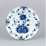 Teller, Delft, Holland, 19. Jh., Blumenmalerei in Unterglasurblau, Rand best., D. 30 cm Start Price: