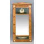 Wandspiegel, Biedermeier, um 1820, Nussbaum furniert, aufgelegte Messingrosetten und -applikationen,