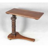 Bett-Tischchen, England 19. Jh., Mahagoni massiv, höhenverstellbare, kipp- und schwenkbare Platte,