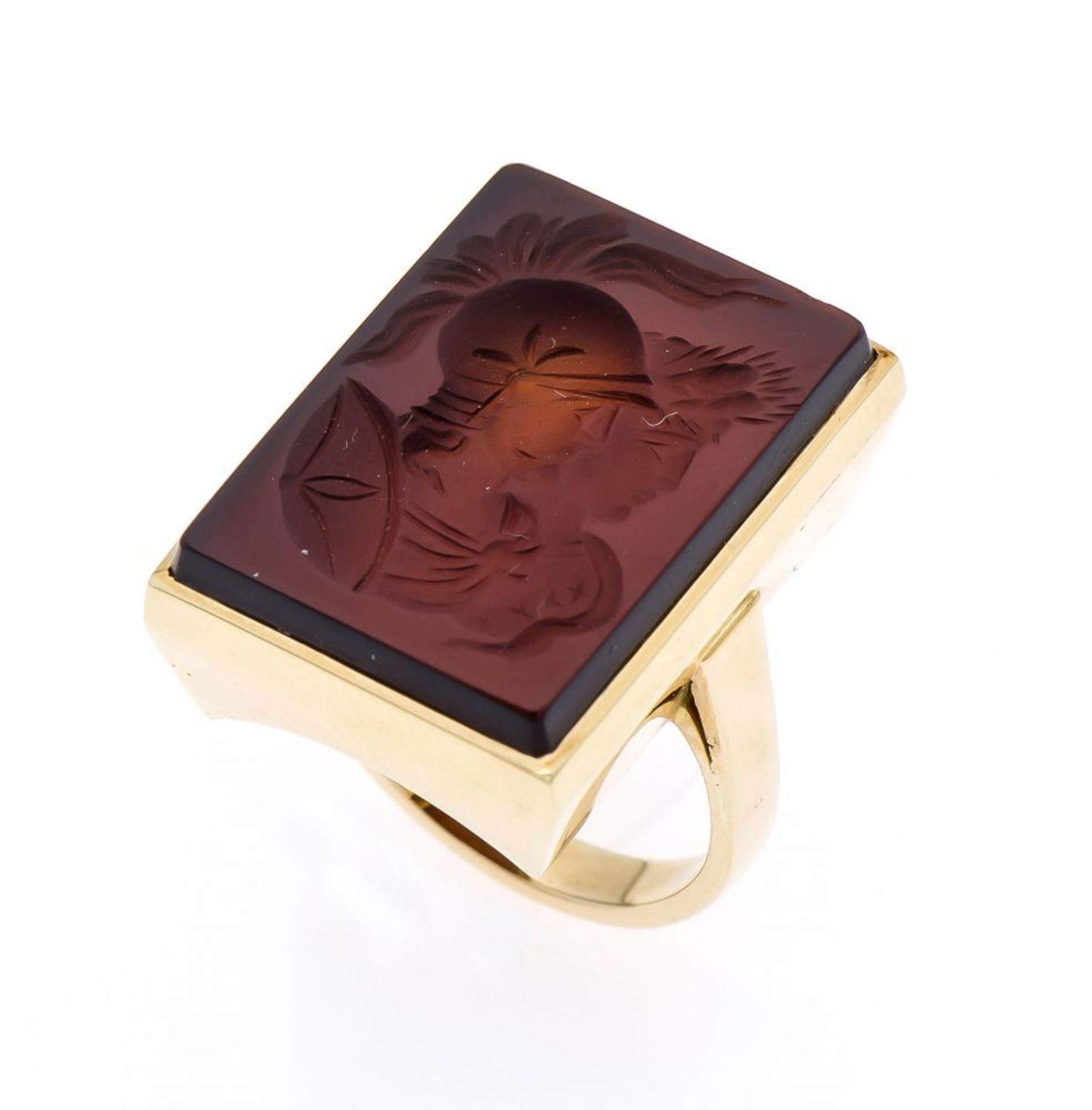 Karneol-Ring GG 750/000 mit einer geschnittenen Karneolgemme 22 x 17 mm, Juwelier C. Ernst,