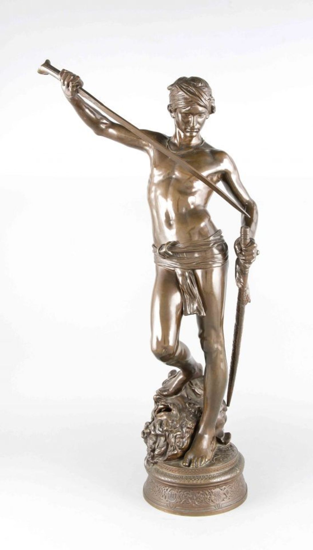 Antonin Mercié (1845-1916), große, heroische Standfigur des jungen David, der sein Schwert zurück in