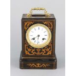 Biedermeier-Reiseuhr, Anfang 19. Jh., Nussbaumholzgehäuse mit allseitigen Intarsien, schwenkbarer