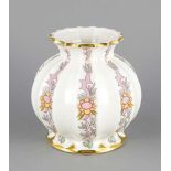 Art-Deco-Vase, Hutschenreuther, Selb, Marke 1920-38, bauchige Form, stilisierter floraler Dekor,