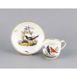 Tasse mit UT, Meissen, Marcolini-Marke 1774-1817, 1. W., feine polychrome Vogel- und