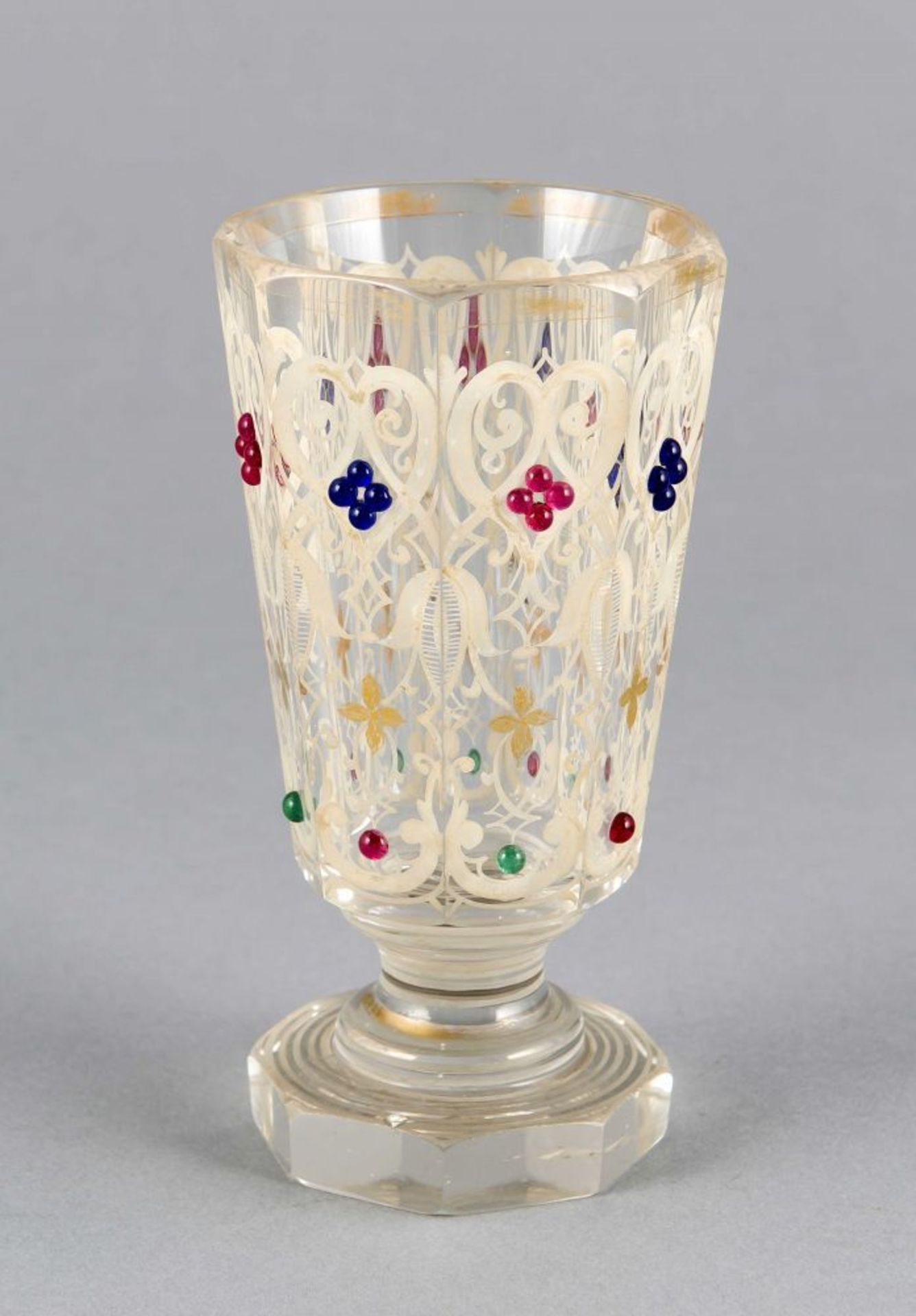 Fußglas, um 1900, 8-eckiger Stand, kantige, konische Kuppa, klares Glas mit weißer