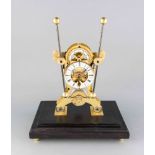 Sogen. Grasshopper-Clock, China, Ende 20. Jh., allseitig verglastes Gehäuse mit Messingrahmen auf