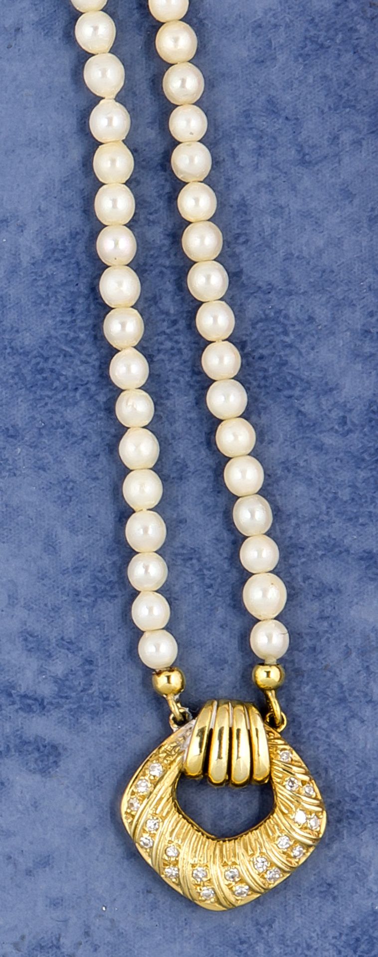 Konvolut 2 Perlenketten mit GG 585/000 Schließe, Zuchtperle 12-10 mm mit Patentschließe,L. 42 cm, - Image 2 of 2