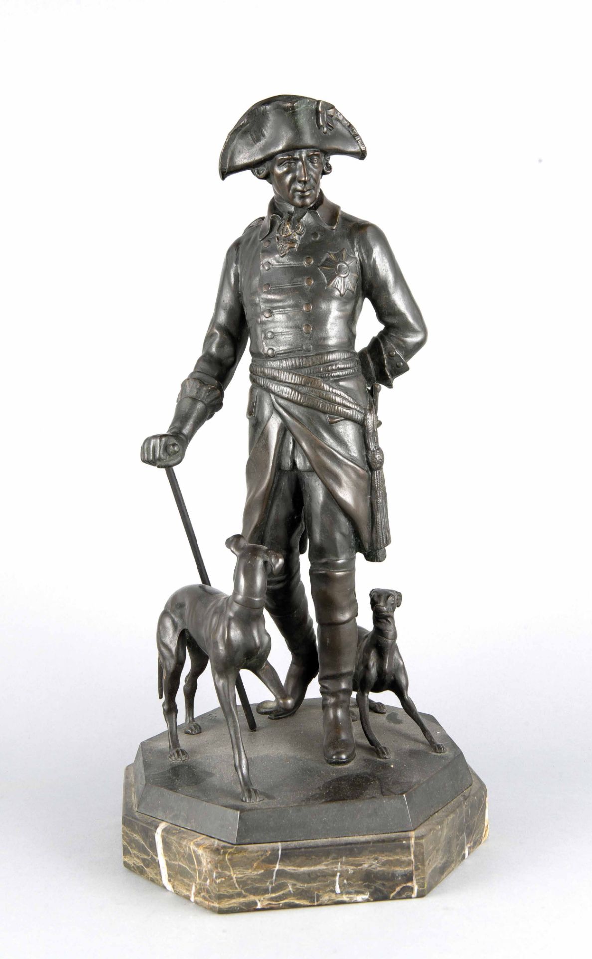 Rudolf Kaesbach (1873-1950), Friedrich der Große mit Windspielen, Bronze mitschwarz-brauner