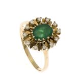 Smaragd-Brillant-Ring GG 585/000 mit einem oval fac. Smaragd 8 x 6 mm in guter Farbe und12