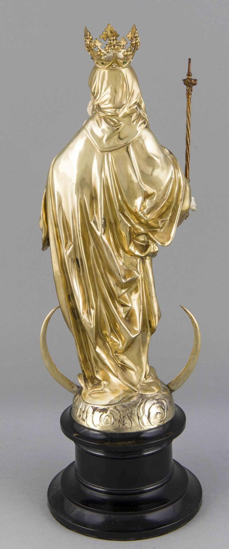 Mondsichelmadonna, Deutsch, um 1900, MZ: Wilhelm Weinranck, Hanau, Silber 800/000,vergoldet, - Bild 2 aus 3