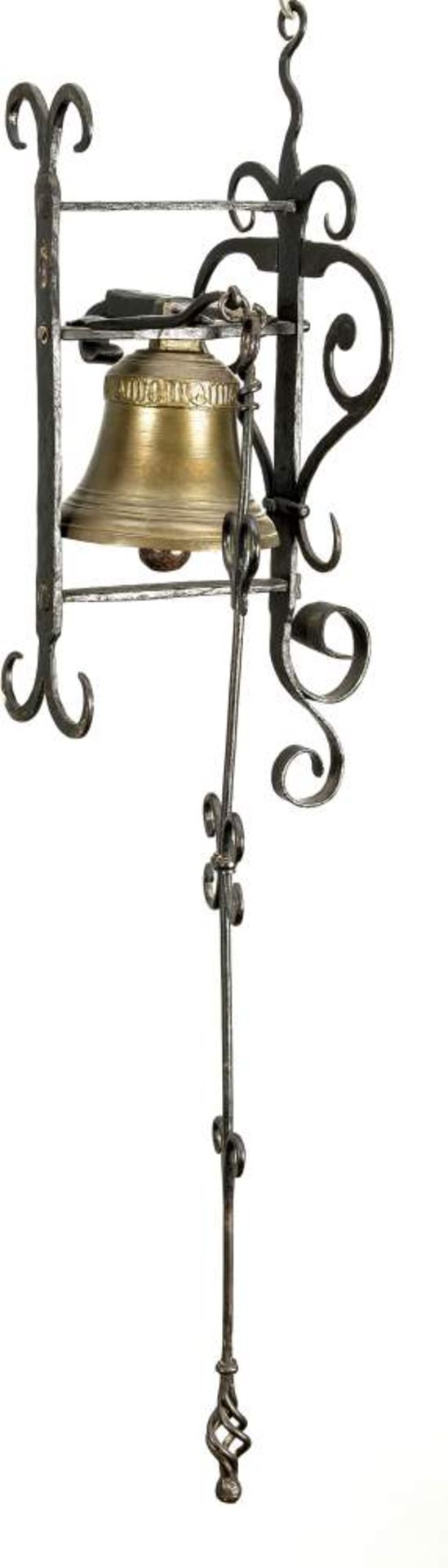 Türglocke, 1. H. 20. Jh., Messingglocke mit schmiedeeiserner Aufhängung und Zugstange,Gesamtmaße