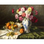 Fritz van den Daele (1891-?), Münchener Maler, Obst- und Blumenstillleben mitgoldstaffierter
