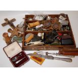 A TRAY OF COLLECTABLES TO INC. MANY VARI