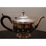 A SILVER TEAPOT BIRMINGHAM 1932 WITH EBO