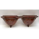 A PAIR OF GEORGIAN MAHOGANY BRACKET SHEL