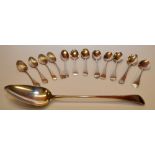 11 X ASSORTED SILVER TEASPOONS AND SILVE