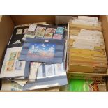 BOX OF ALL WORLD ON CARDS, IN PACKETS ET