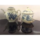 3 PC OF C18TH WORCESTER BLUE AND WHITE P