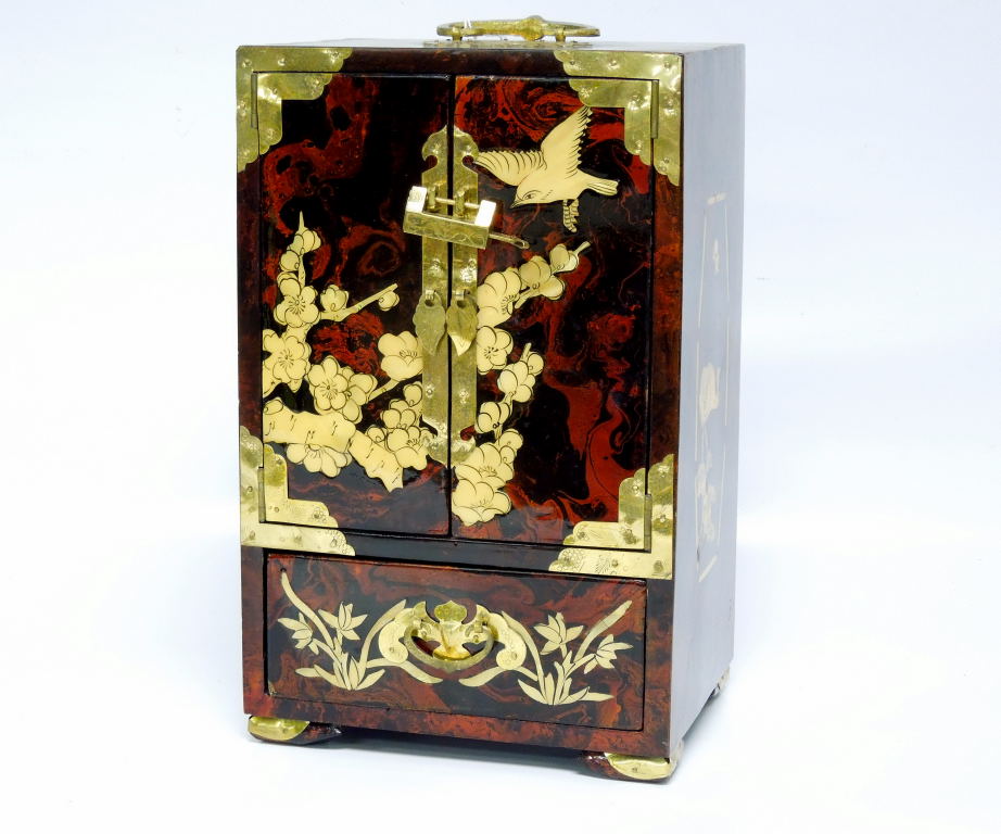 A C20TH LACQUERED CHINESE JEWELLERY CHES