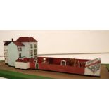 MODEL MINATURE HOUSE AND GARDEN WITH GLA