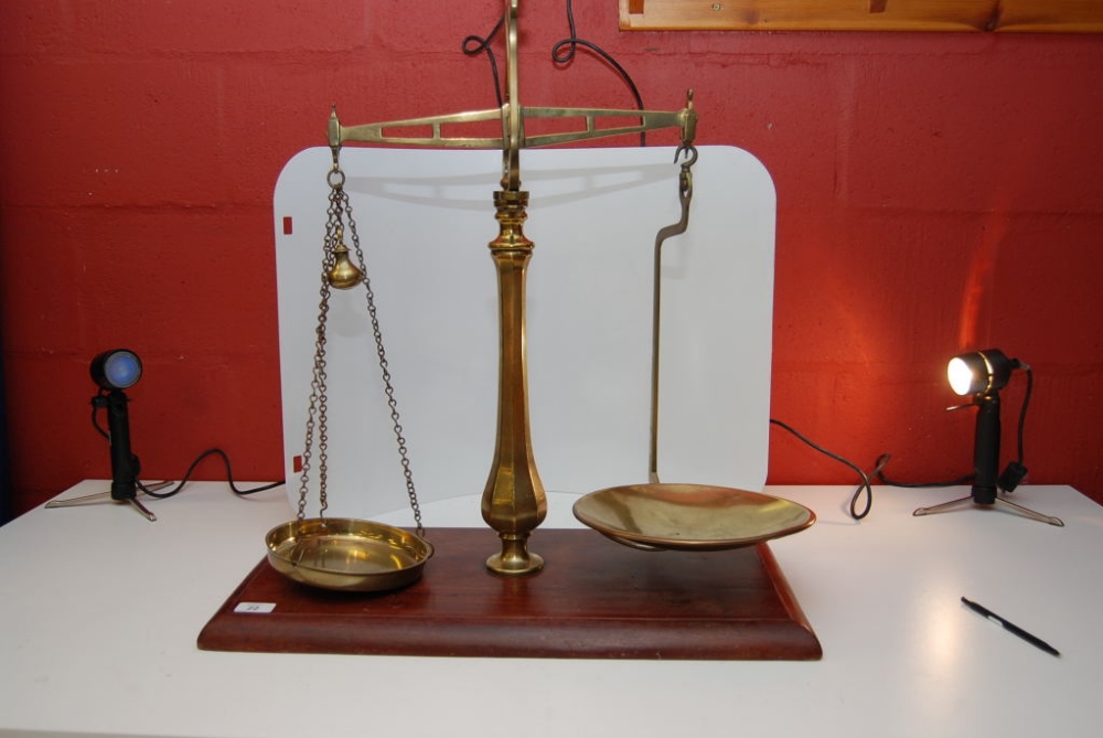 VICTORIAN BRASS AVERY 4LB BEAM SCALE CLA - Image 13 of 14