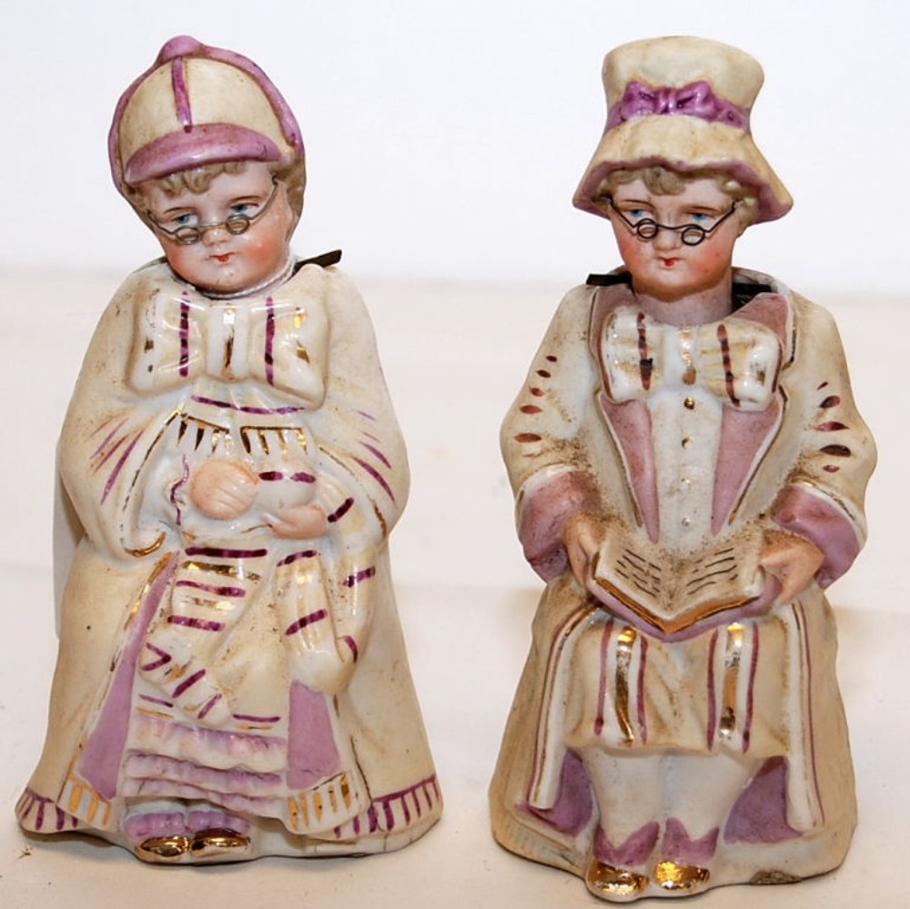 A PAIR OF VICTORIAN POTTERY NODDING GRAN - Image 4 of 8