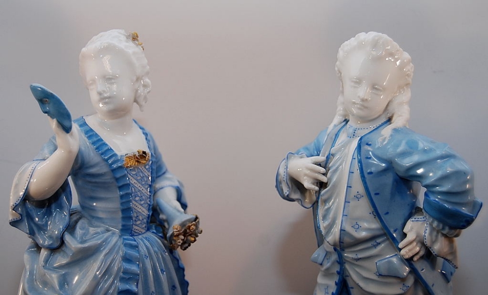 PAIR OF 19TH CENTURY VOLKSTADT BLUE AND - Image 9 of 10