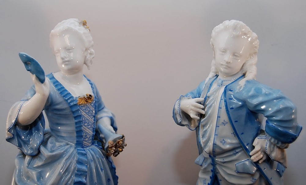 PAIR OF 19TH CENTURY VOLKSTADT BLUE AND - Image 10 of 10