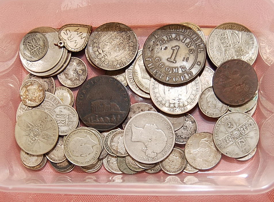 PLASTIC TUB OF MIXED COINS, SOME GB SILV - Image 2 of 3