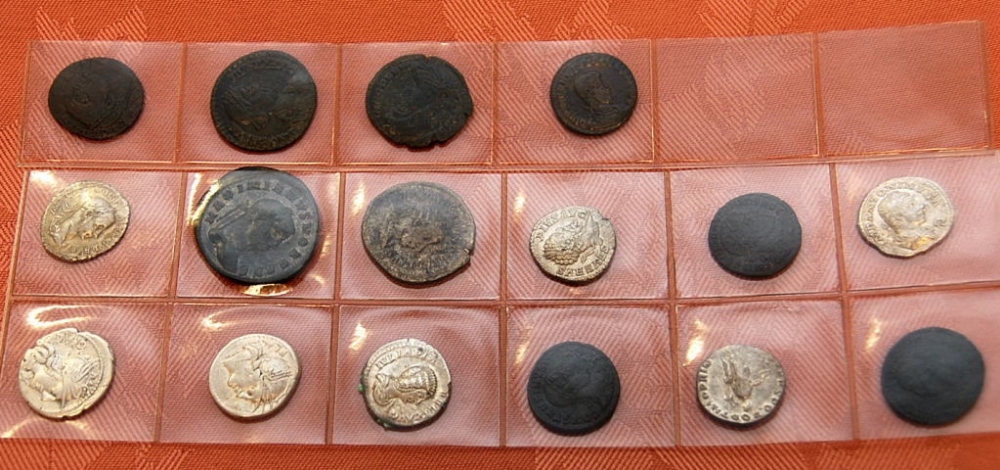 SELECTION MAINLY ROMAN COINS, SEVERAL BE