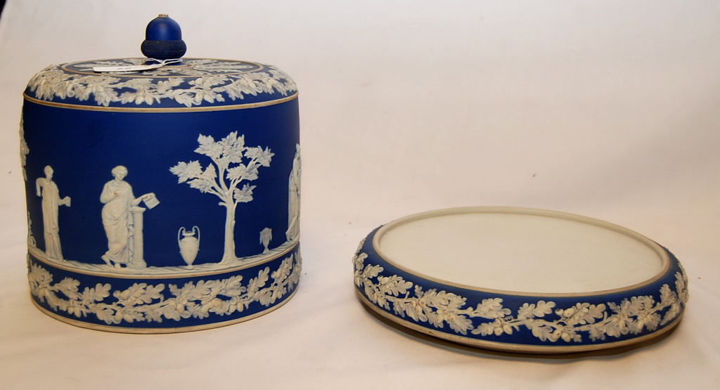 A LARGE C19TH BLUE JASPER WARE CIRCULAR - Image 4 of 7