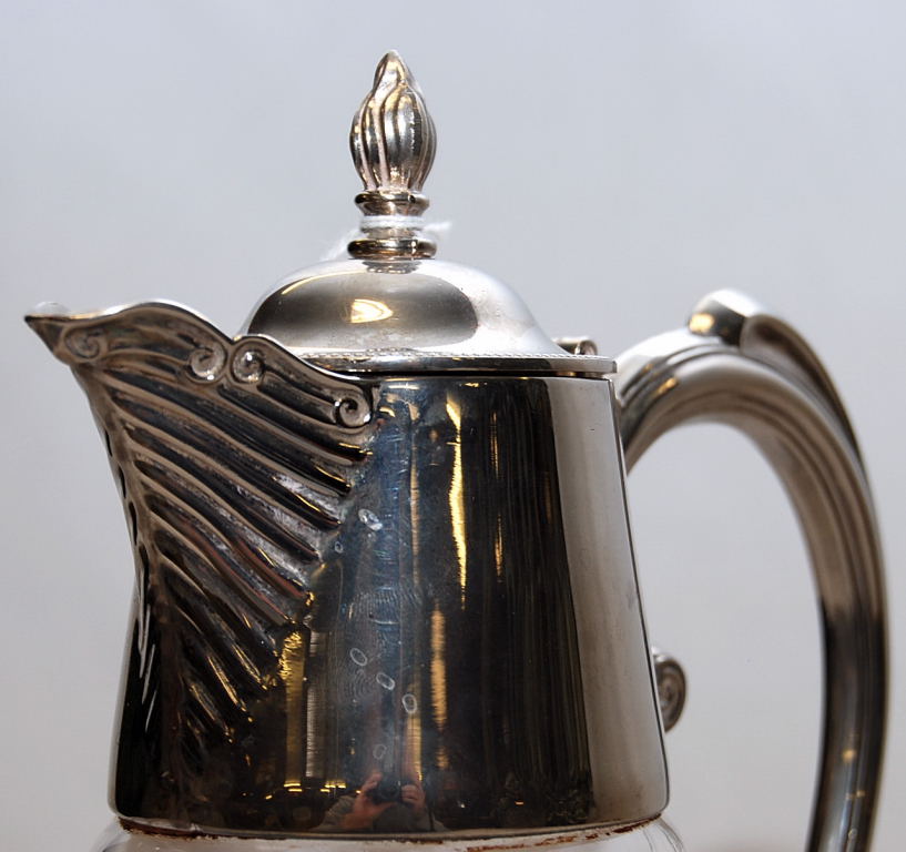 A LEAD CRYSTAL CLARET JUG WITH SILVER PL - Image 5 of 7