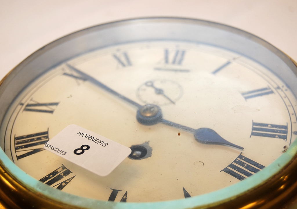 CIRCULAR ANTIQUE BRASS SHIP'S CLOCK, 18C - Image 6 of 6