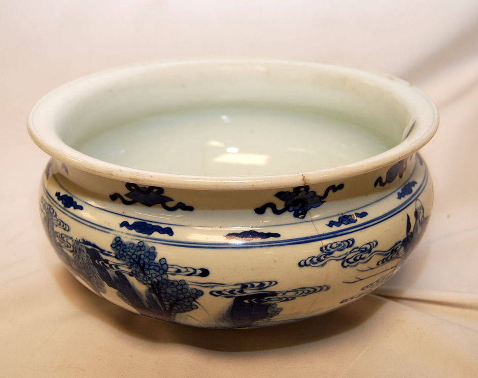 CHINESE BLUE AND WHITE FRUIT BOWL DECORA - Image 3 of 11
