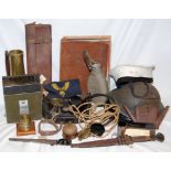 A BOX OF ASSORTED MILITARIA TO INCLUDE T