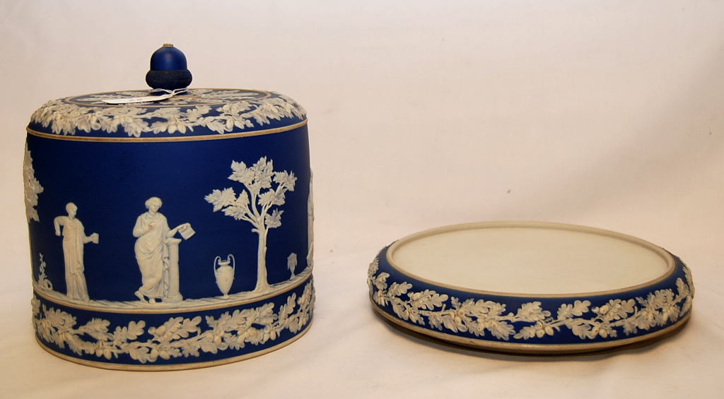 A LARGE C19TH BLUE JASPER WARE CIRCULAR - Image 5 of 7