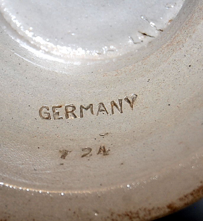 GERMAN STONE WARE PUNCH BOWL WITH A PAIR - Image 4 of 4