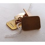 A PAIR OF 9CT GOLD GENTLEMAN'S CUFF LINK