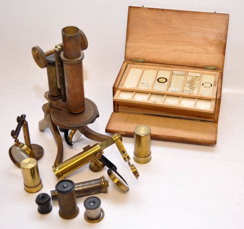 VINTAGE BRASS MICROSCOPE TOGETHER WITH A CASED SET OF SLIDES - Image 5 of 5