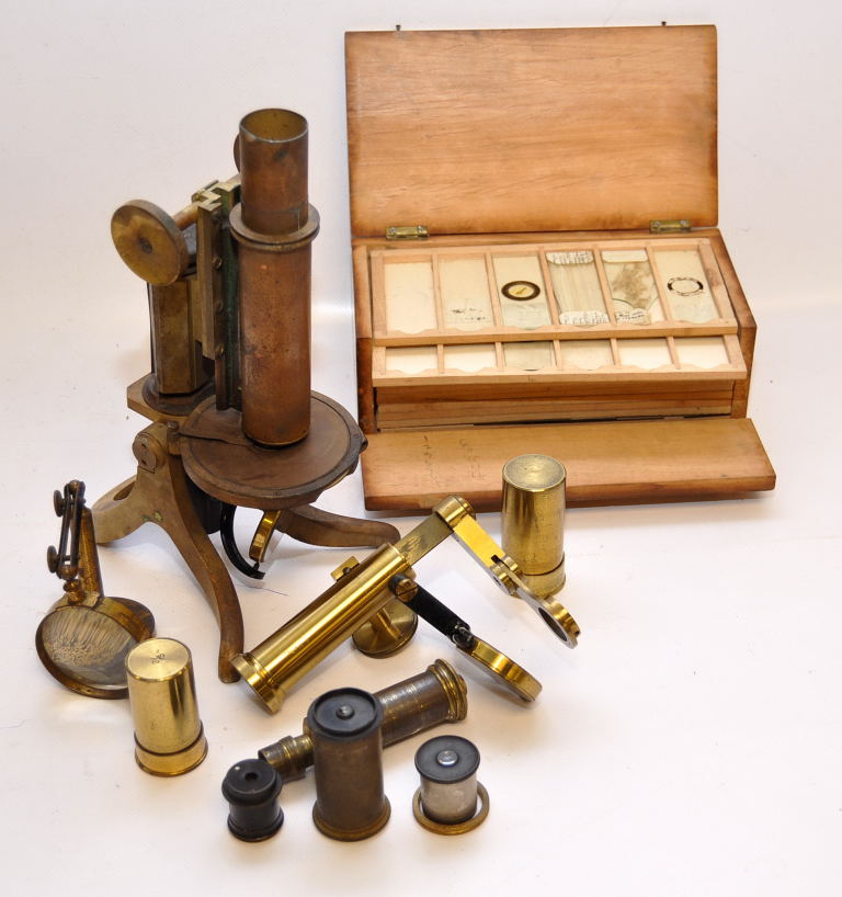 VINTAGE BRASS MICROSCOPE TOGETHER WITH A CASED SET OF SLIDES - Image 2 of 5