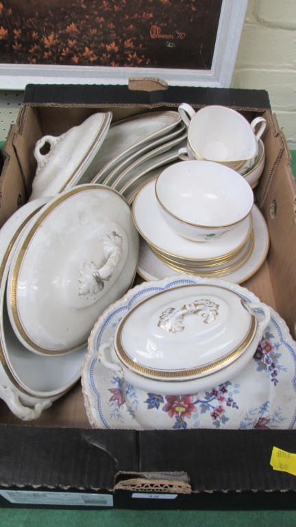 Six Japan Flowers Ironstone scallop edge plates, a Losol part dinner service and a Tuscan Charm part