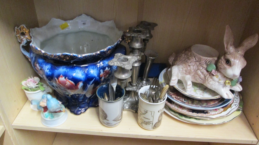 A mixed lot of decorative ceramics, a silver tea spoon, silver pickle fork and various items of