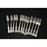 Twelve Victoria pattern silver table forks, London 1841, maker Hayne & Cator - approx total weight