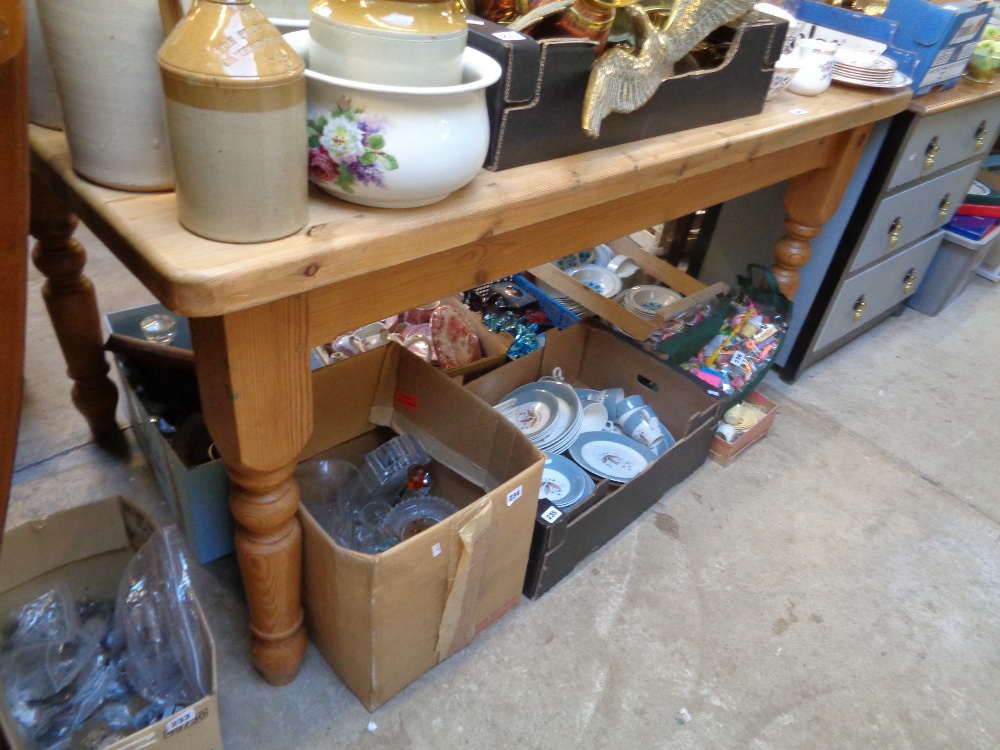 Modern Pine Farmhouse Kitchen table with turned supports