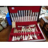 Wooden cased Eden Parker of Sheffield Silverplated canteen of Cutlery