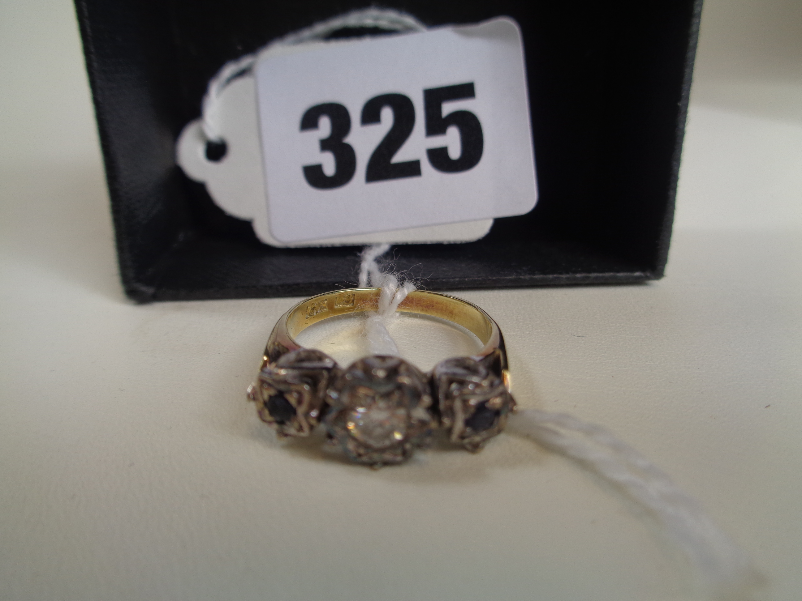 Ladies 18ct Gold 3 Stone Ring set with Single Diamond 0.40ct and 2 Sapphires